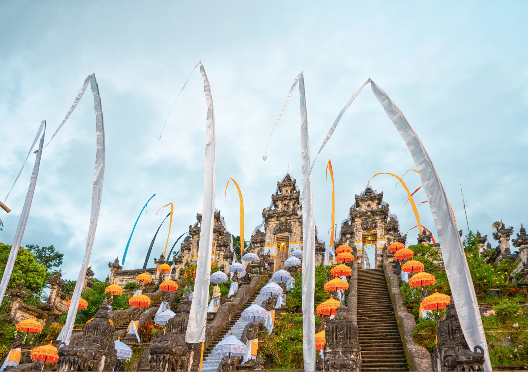 Melukat bali